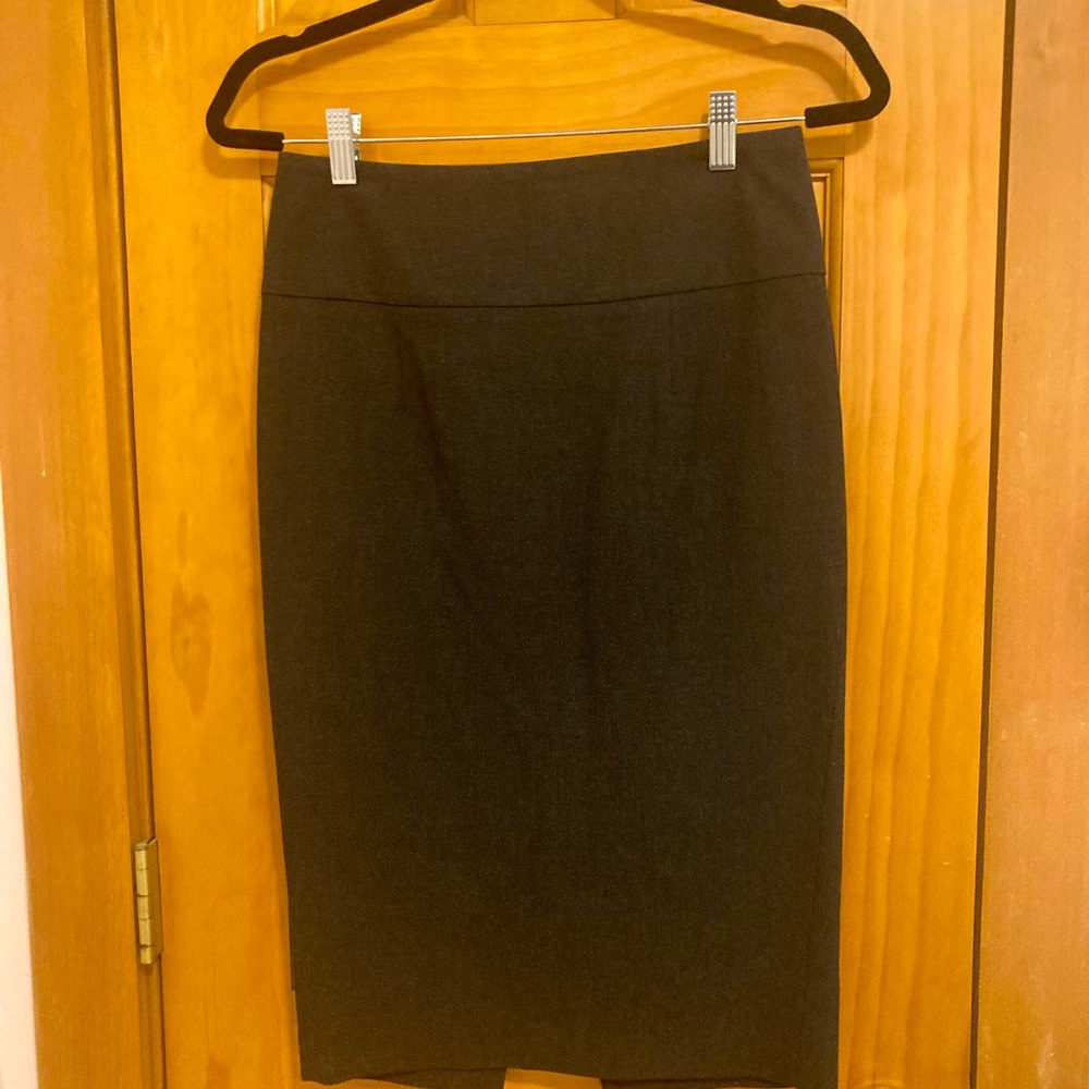 Classic grey pencil skirt. Perfect capsule piece.